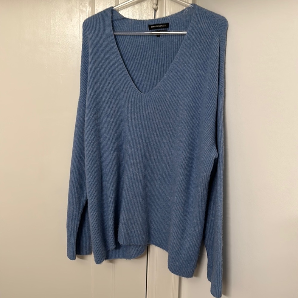 Something Navy size M v-neck sweater